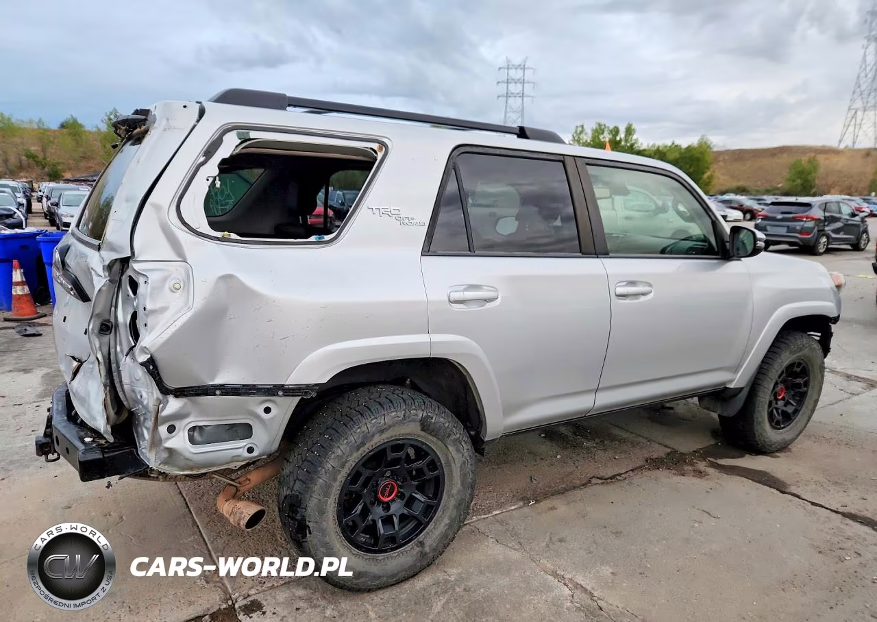 2022 Toyota 4Runner Trd Off-Road Premium VIN:JTERU5JR2N6017842 - 3
