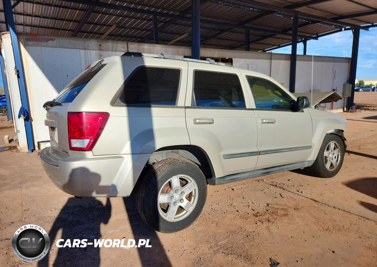 2007 Jeep Grand Cherokee Laredo VIN:1J8GS48K67C526303 - 3