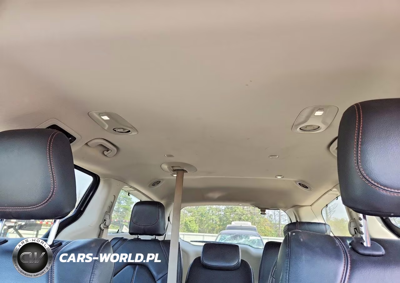 2020 Chrysler Pacifica Touring L VIN:2C4RC1BG9LR113180 - 10