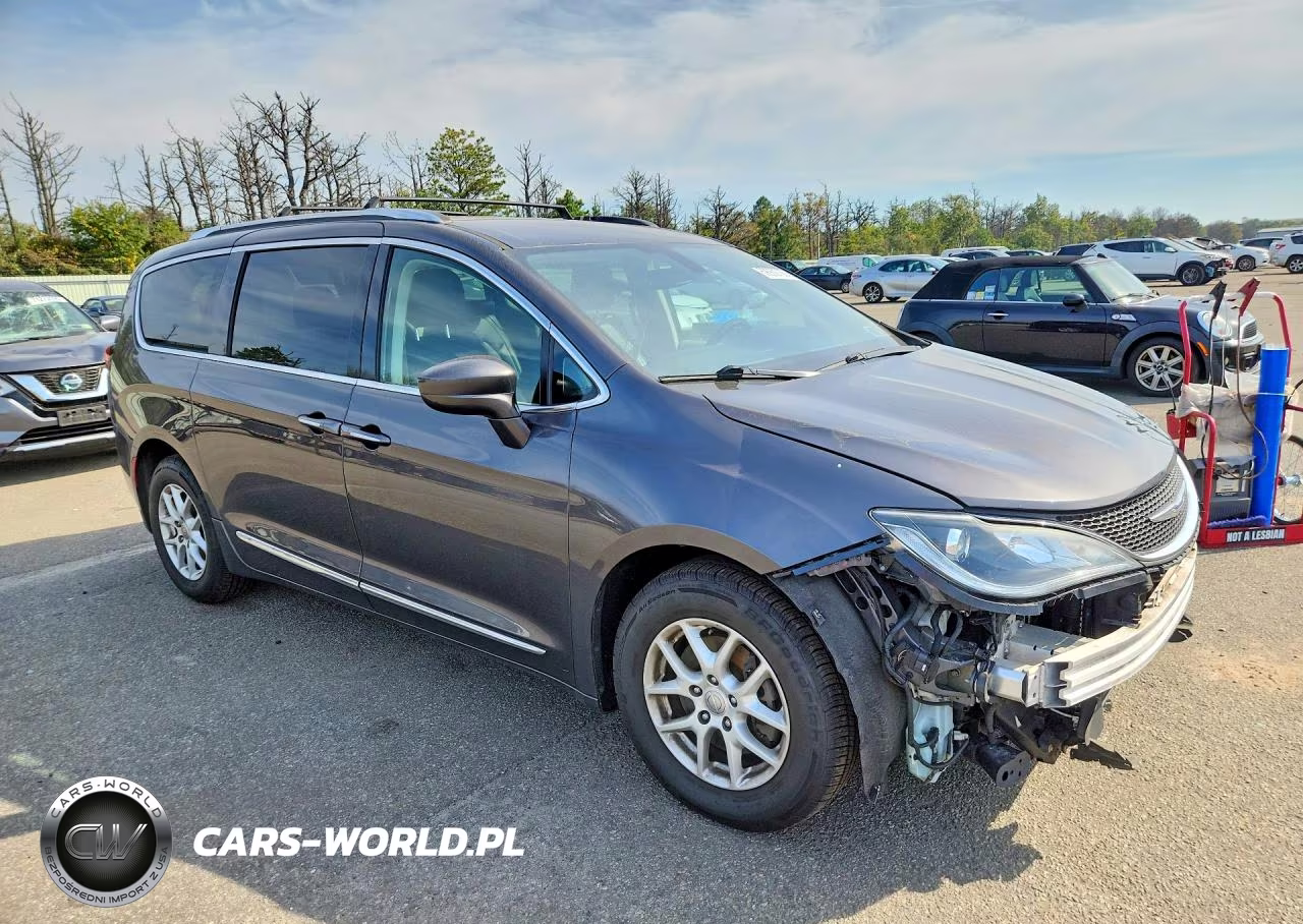 2020 Chrysler Pacifica Touring L VIN:2C4RC1BG9LR113180 - 4