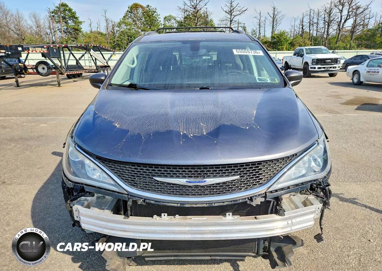2020 Chrysler Pacifica Touring L VIN:2C4RC1BG9LR113180 - 5