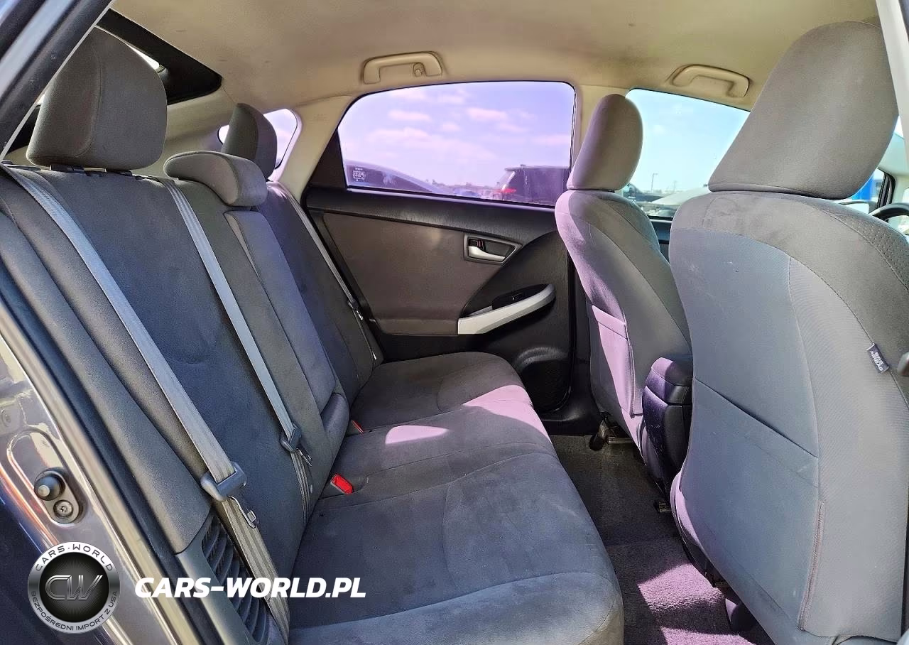 2015 Toyota Prius Three VIN:JTDKN3DU8D1650252 - 10