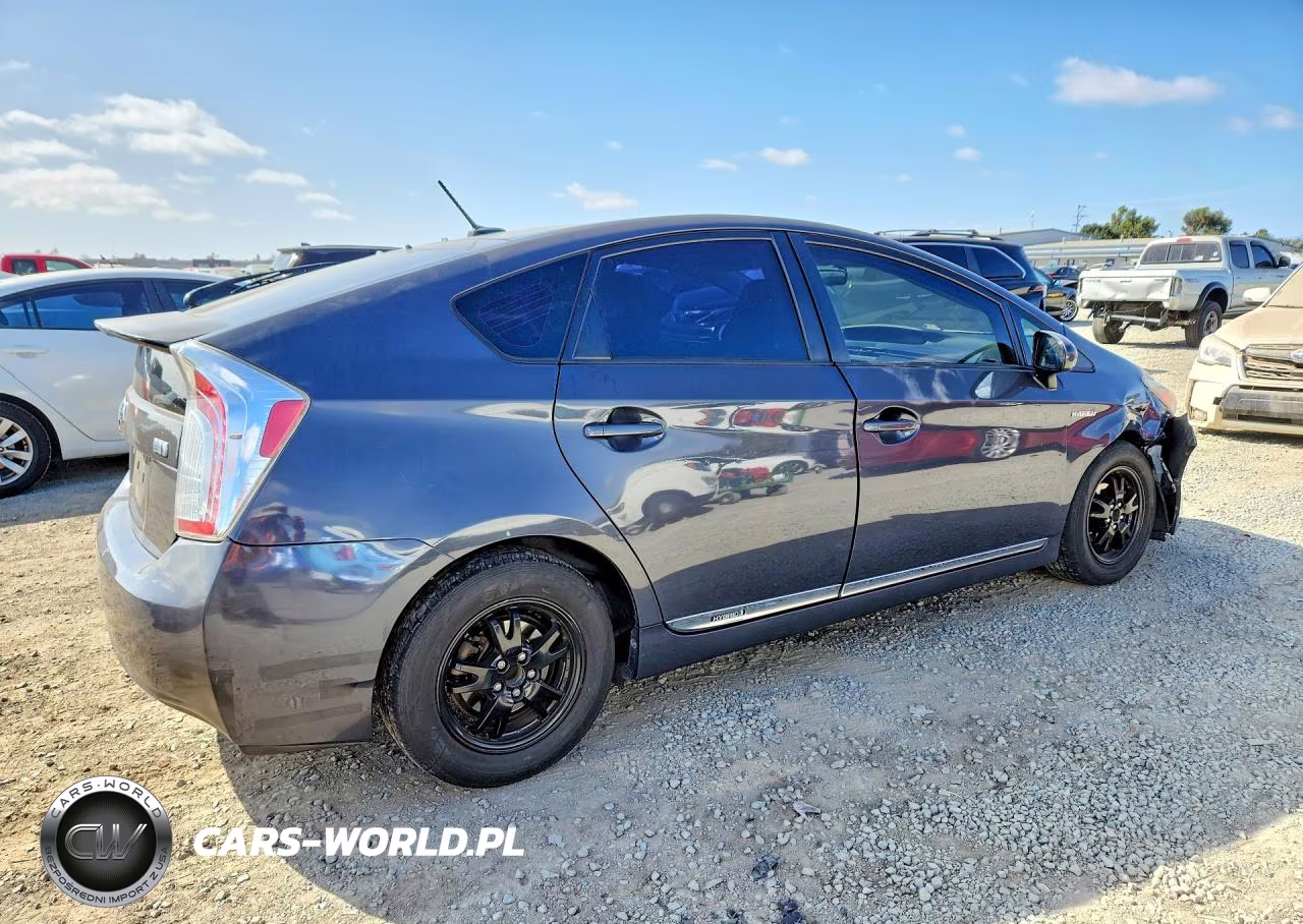2015 Toyota Prius Three VIN:JTDKN3DU8D1650252 - 3
