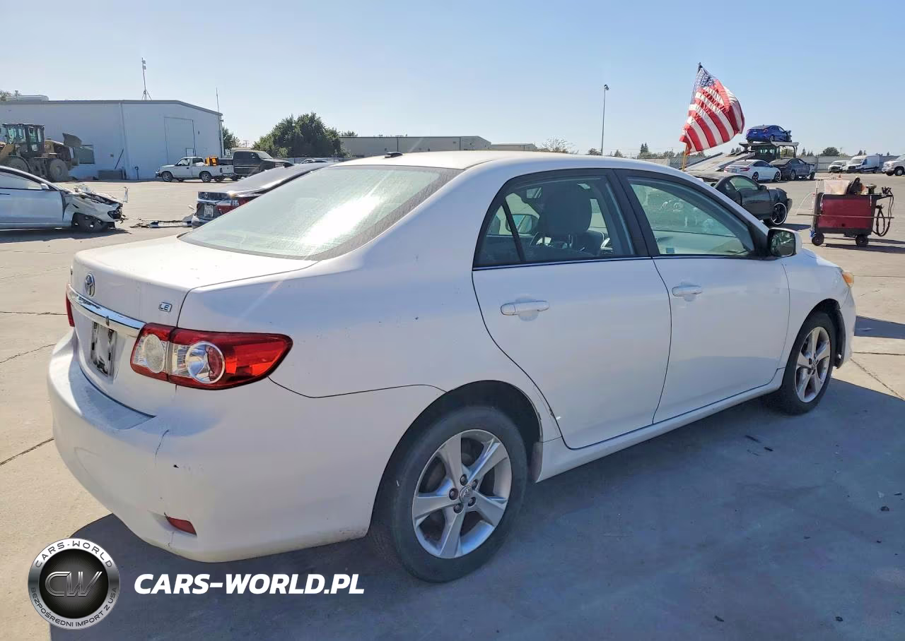 2013 Toyota Corolla Le VIN:2T1BU4EE6DC983495 - 3