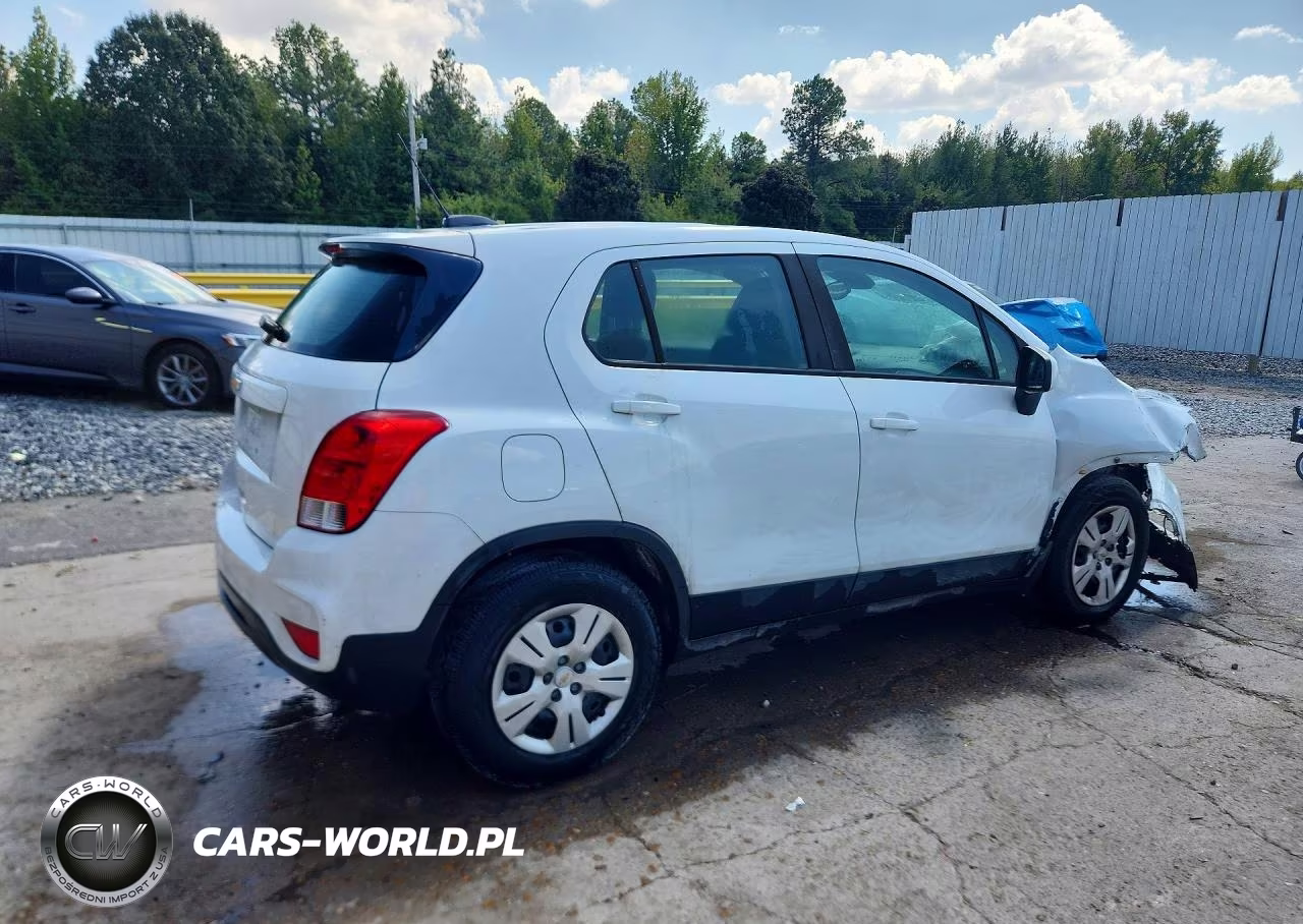 2018 Chevrolet Trax Ls VIN:KL7CJKSB7JB720869 - 3