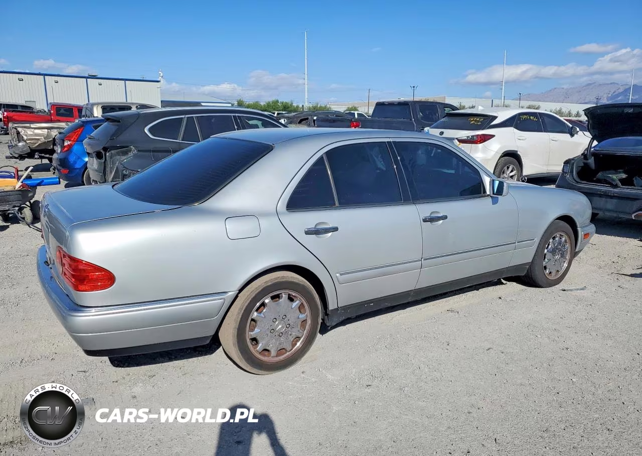 1999 Mercedes-Benz E 320 VIN:WDBJF65H8XA773127 - 3
