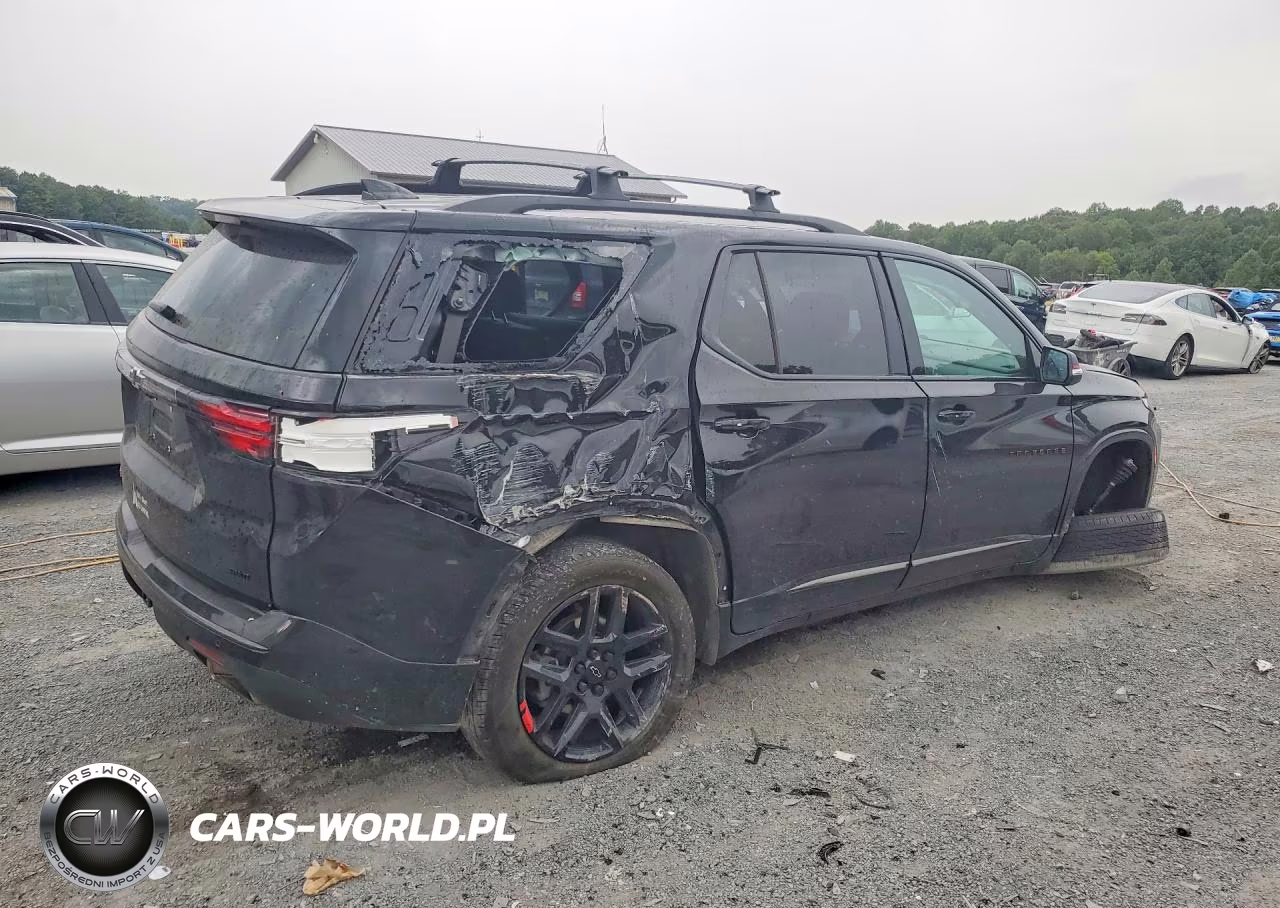 2022 Chevrolet Traverse Premier VIN:1GNEVKKW6NJ138848 - 3