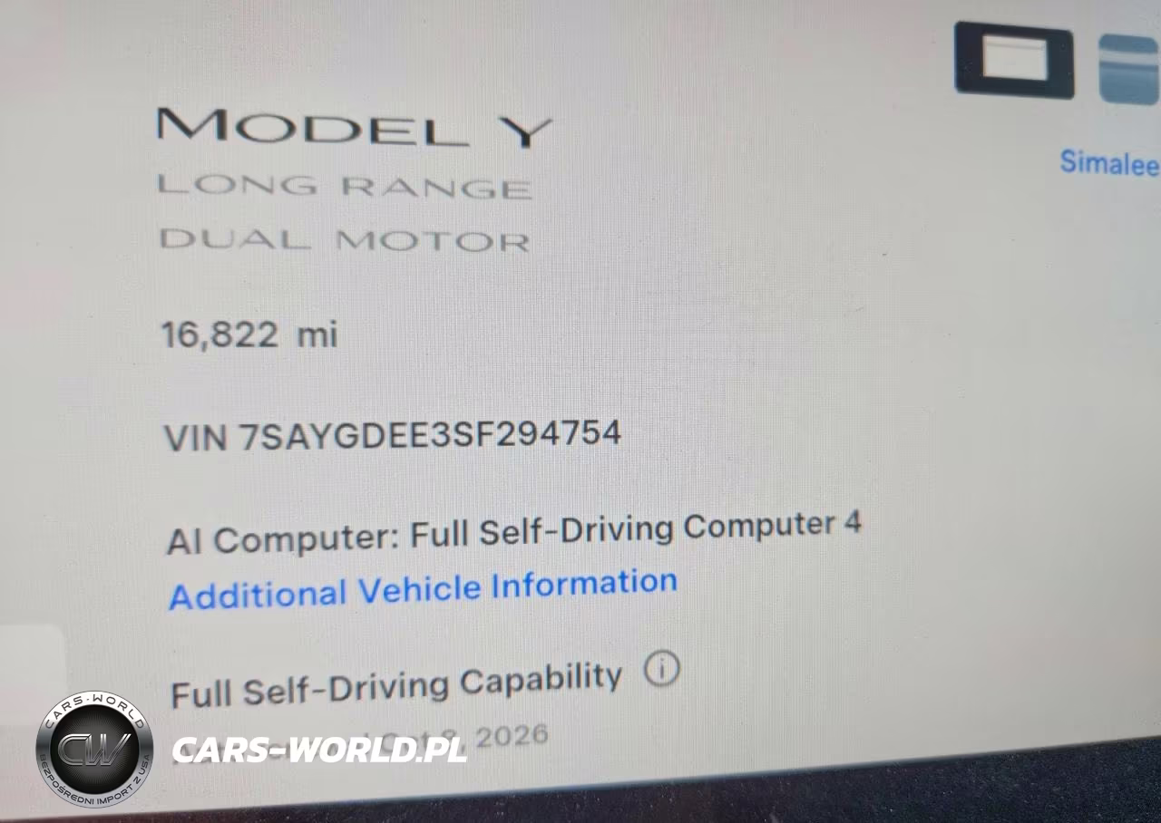 2025 Tesla Model Y VIN:7SAYGDEE3SF294754 - 9