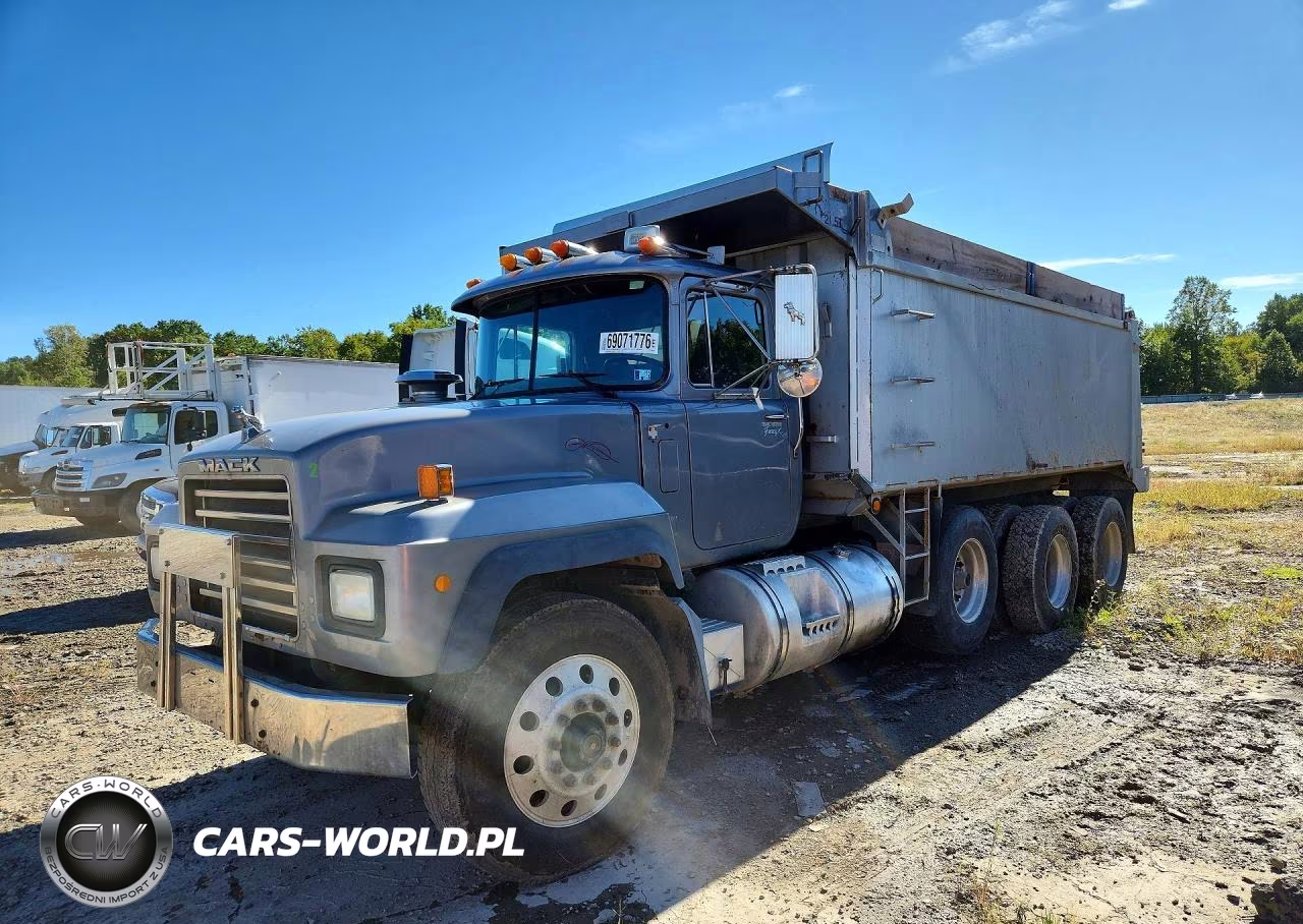 2000 Mack Rd688S Dump Truck