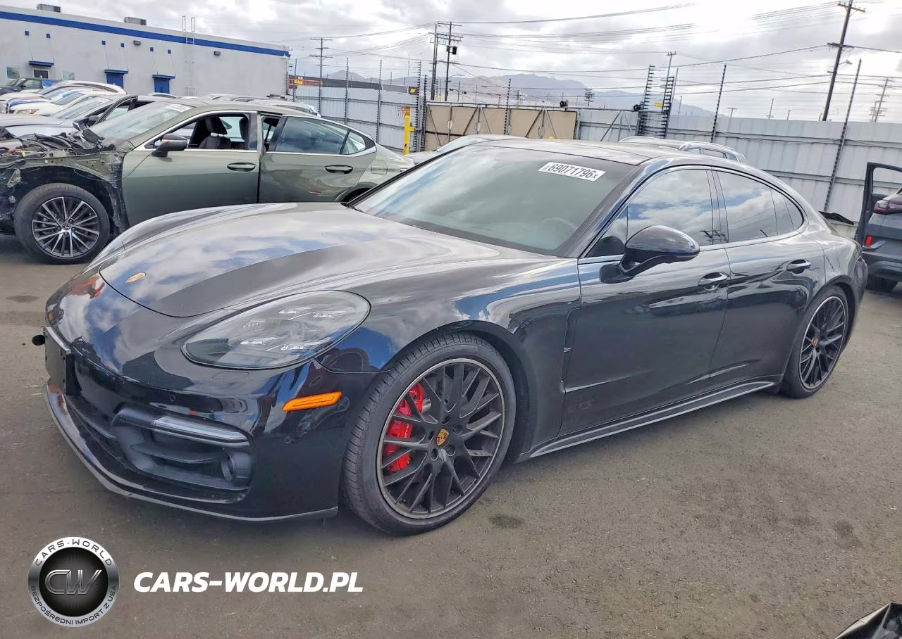 2020 Porsche Panamera Gts