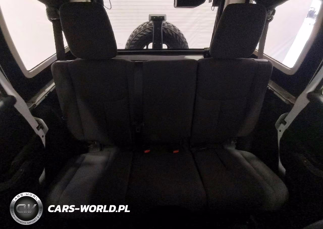 2016 Jeep Wrangler Unlimited Sport VIN:1C4BJWDG6GL206951 - 10
