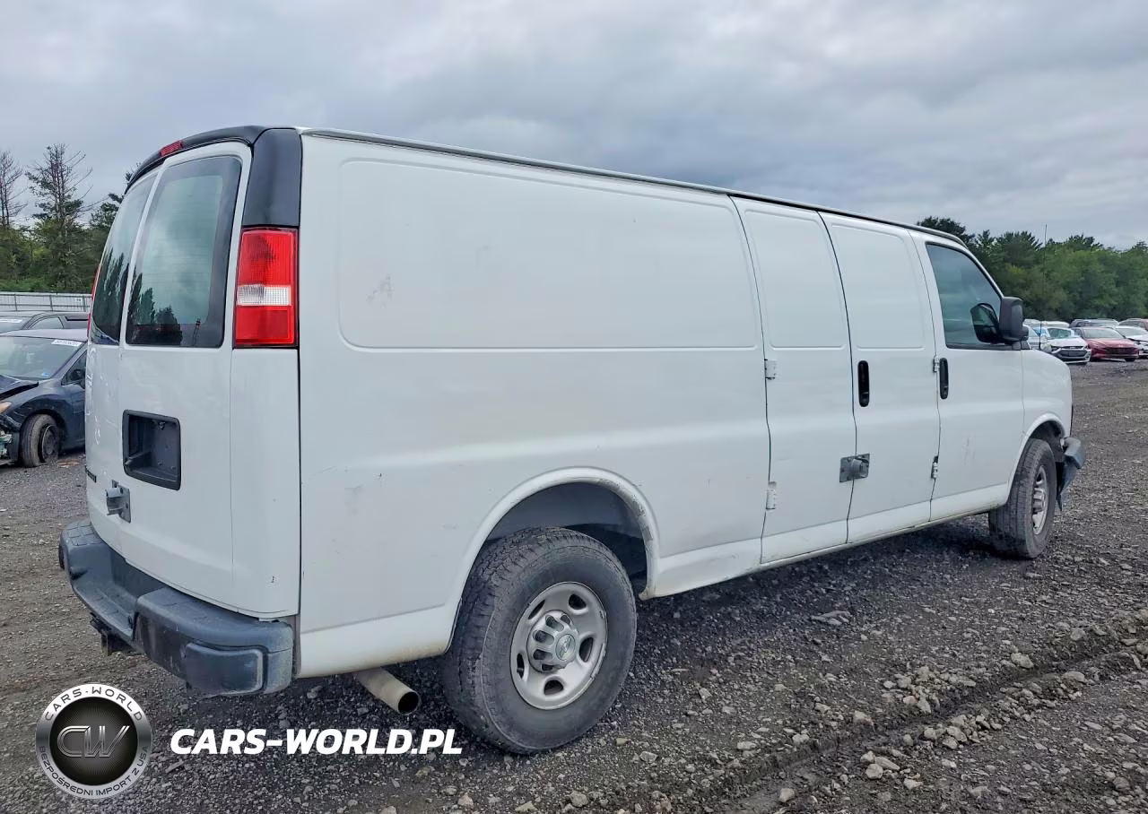 2019 Chevrolet Express G2500 VIN:1GCWGBFG2K1251038 - 3