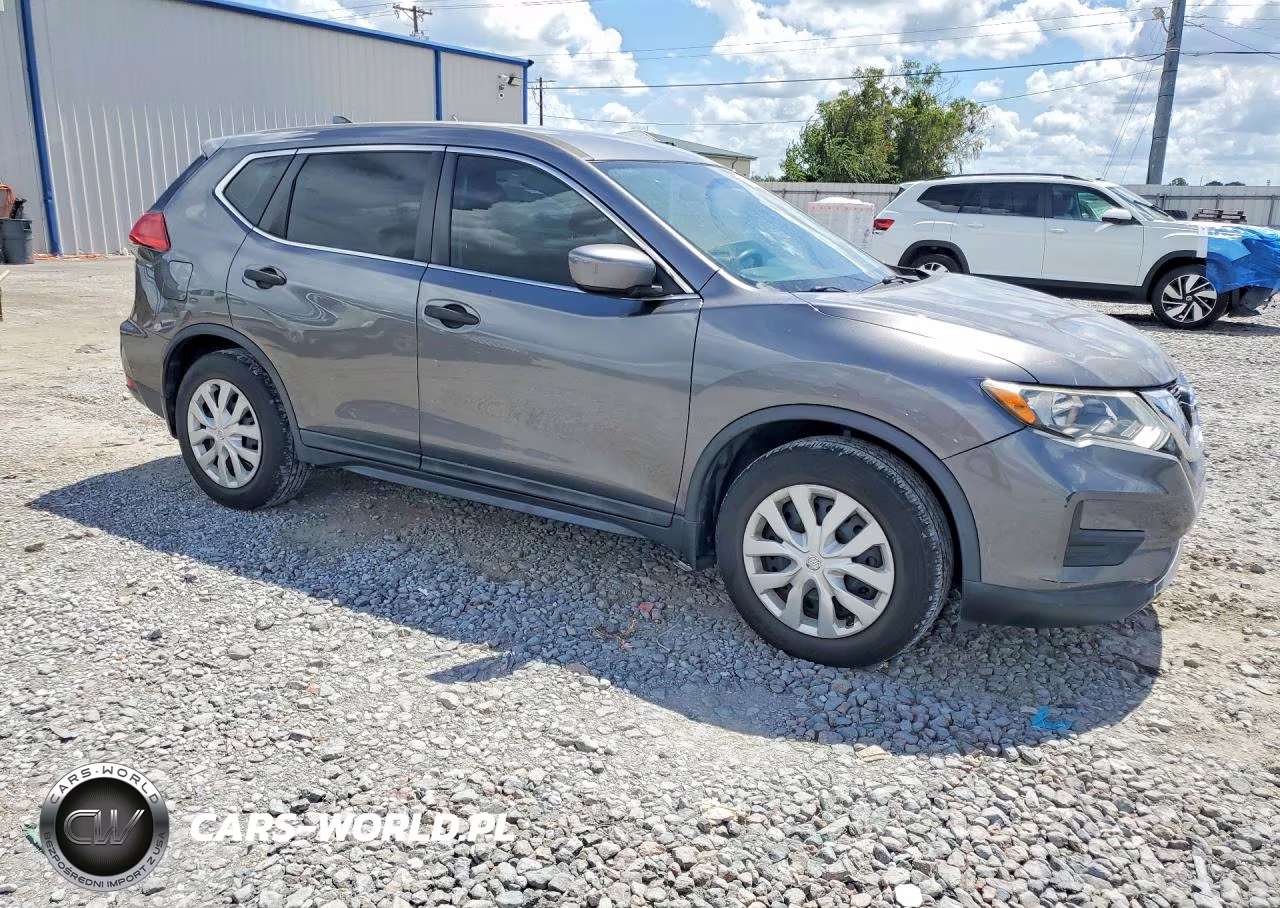 2017 Nissan Rogue S VIN:5N1AT2MT6HC775808 - 4