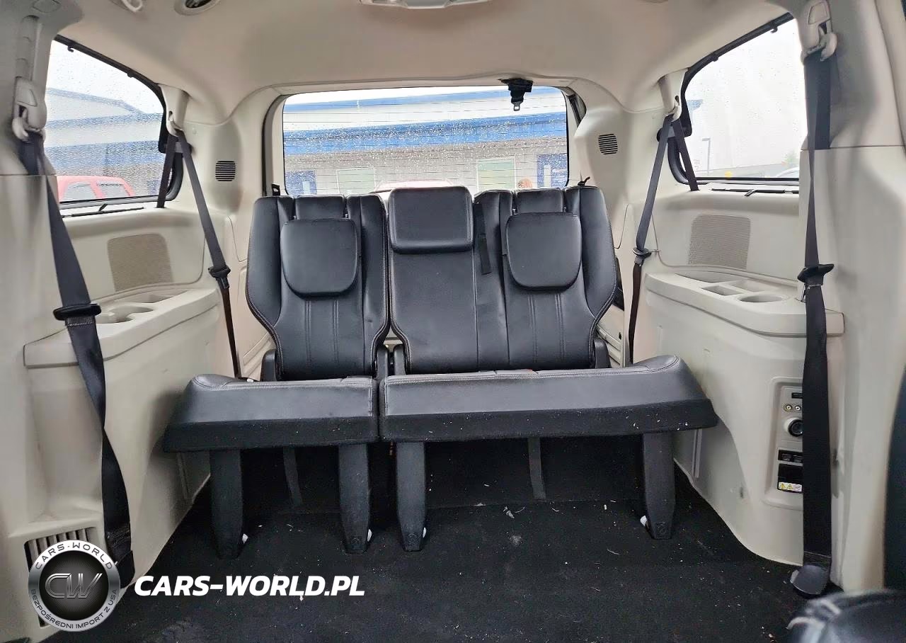 2015 Chrysler Town & Country Touring VIN:2C4RC1BG5FR662198 - 10