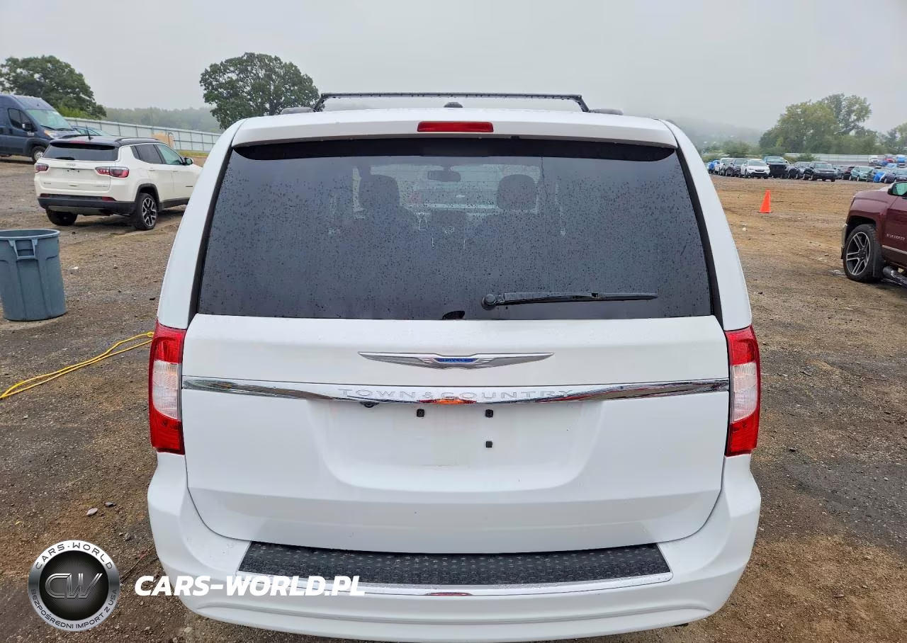 2015 Chrysler Town & Country Touring VIN:2C4RC1BG5FR662198 - 6