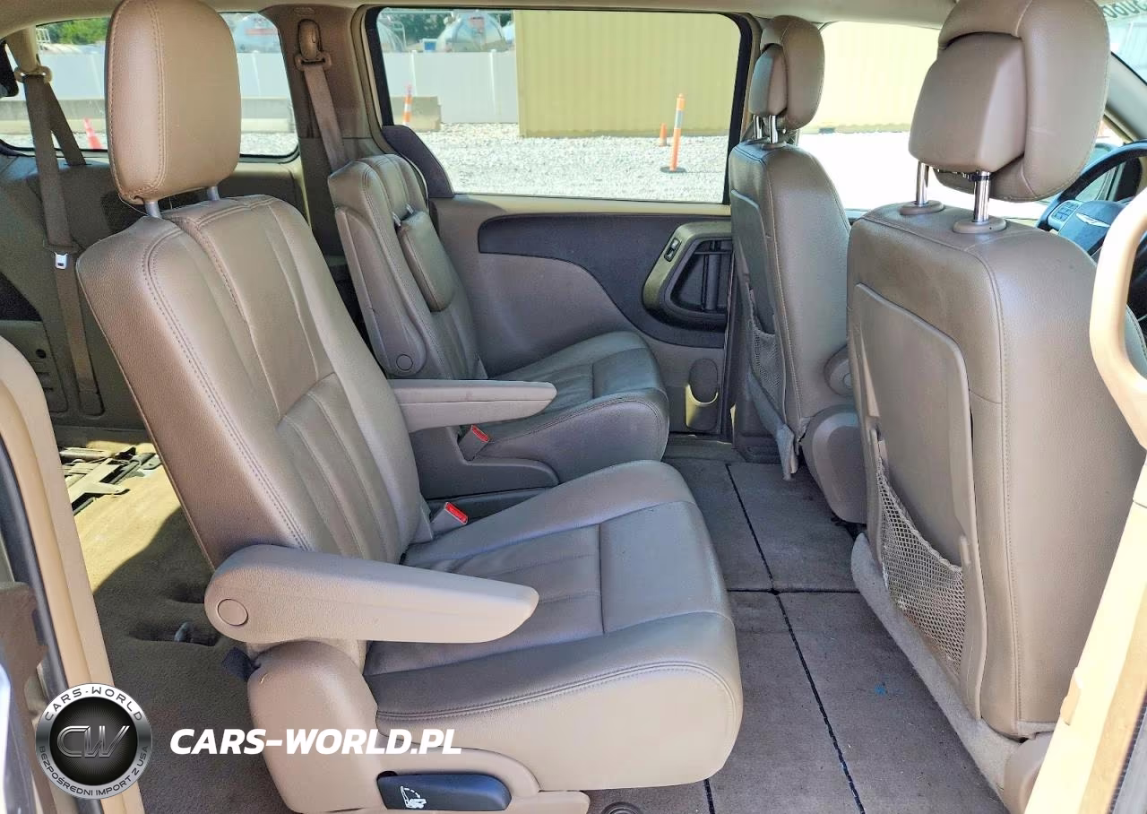 2013 Chrysler Town & Country Touring VIN:2C4RC1BG1DR588940 - 11
