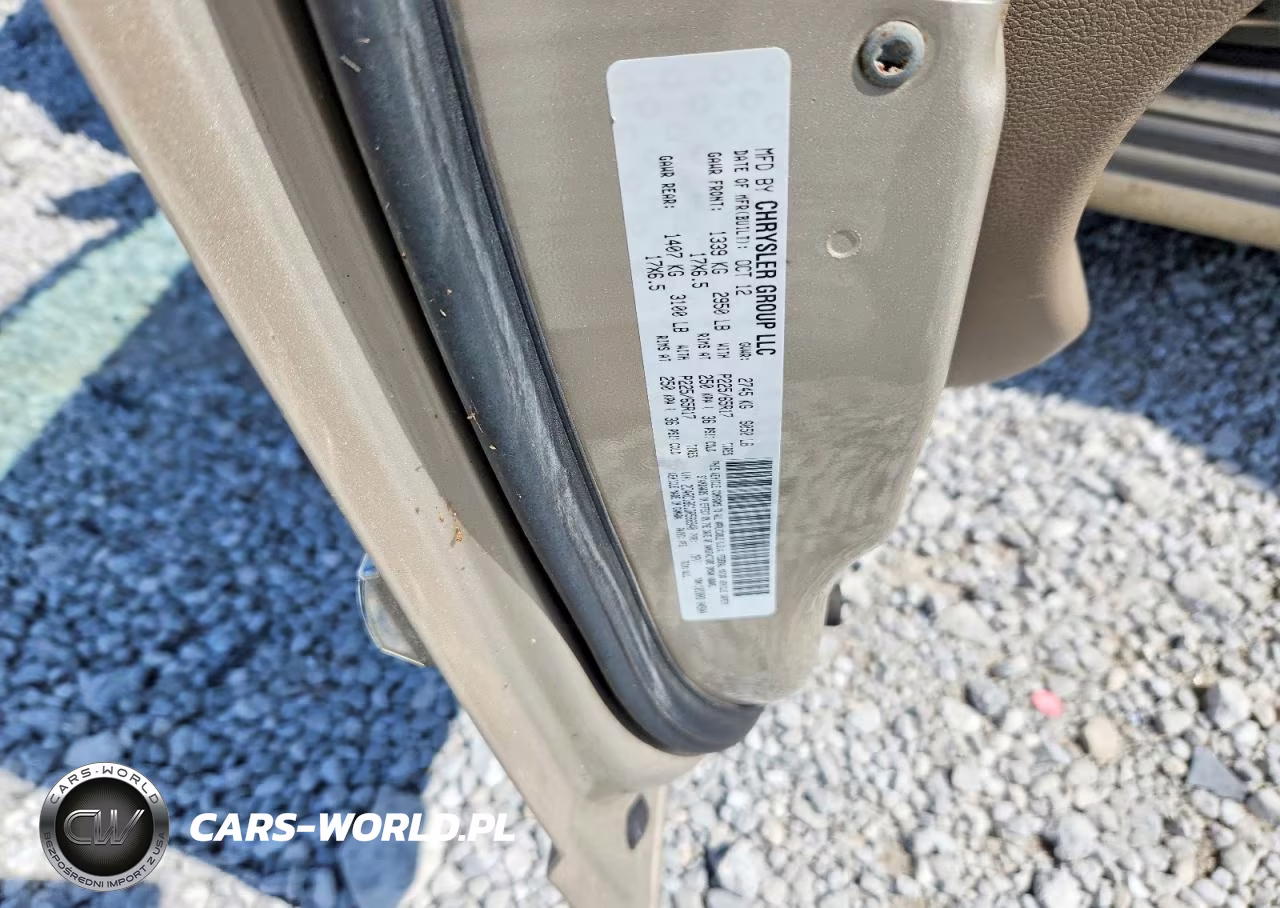 2013 Chrysler Town & Country Touring VIN:2C4RC1BG1DR588940 - 13