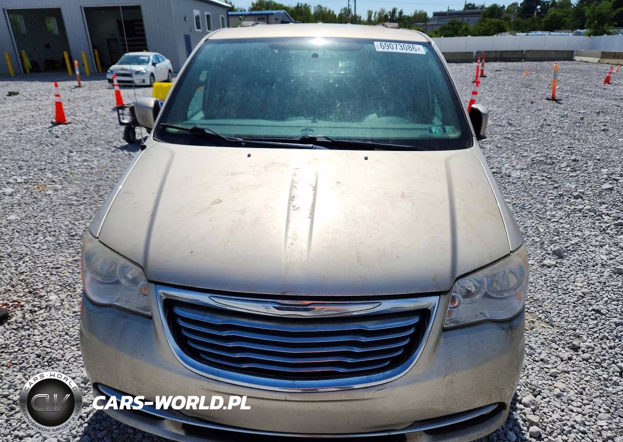 2013 Chrysler Town & Country Touring VIN:2C4RC1BG1DR588940 - 5