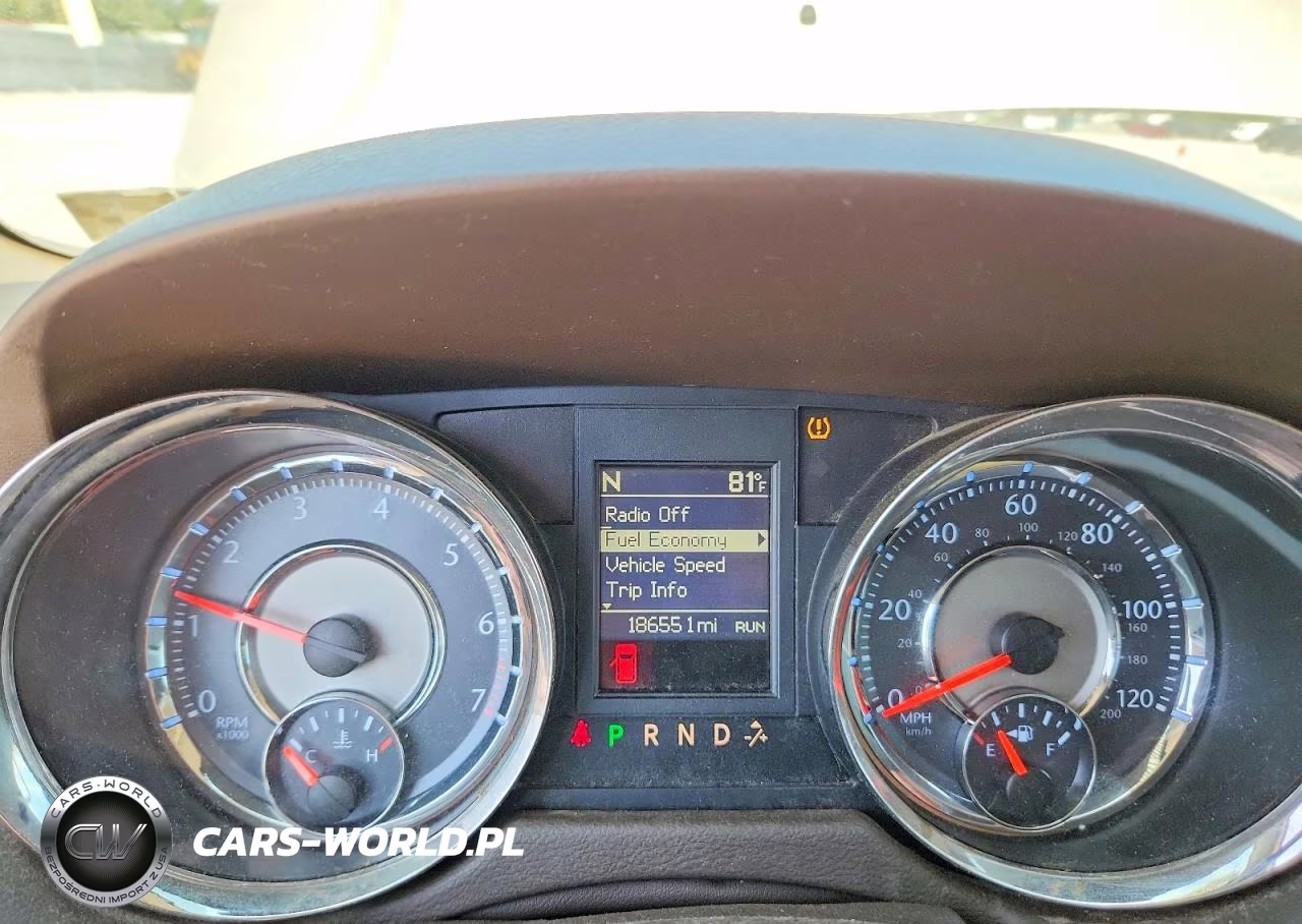 2013 Chrysler Town & Country Touring VIN:2C4RC1BG1DR588940 - 9