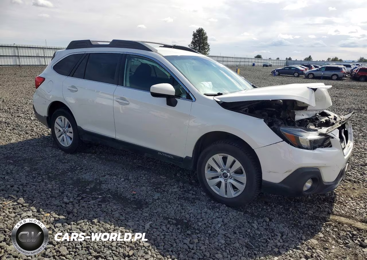 2019 Subaru Outback 2.5I Premium VIN:4S4BSAFC2K3285193 - 4