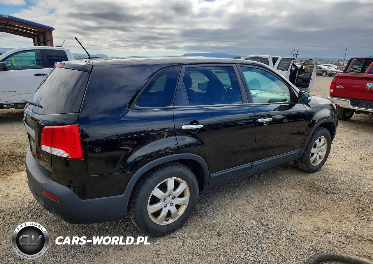 2011 Kia Sorento Lx VIN:5XYKT3A17BG182849 - 3