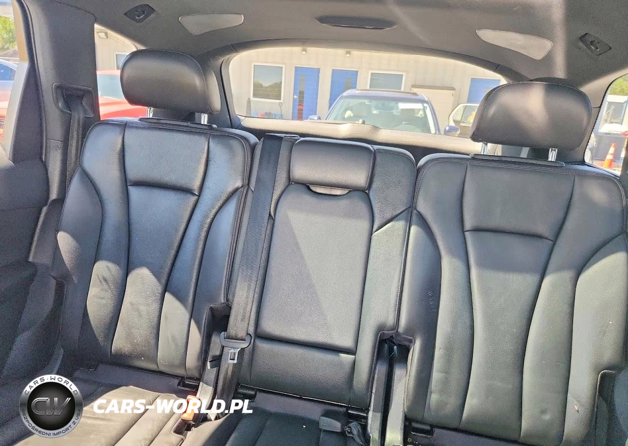 2017 Audi Q7 Premium Plus VIN:WA1LAAF72HD038655 - 10