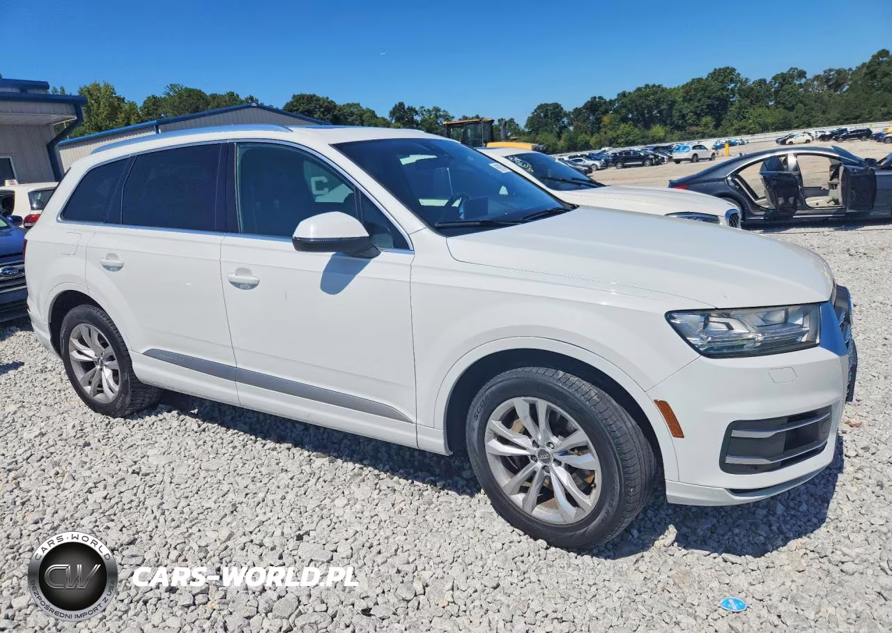 2017 Audi Q7 Premium Plus VIN:WA1LAAF72HD038655 - 4