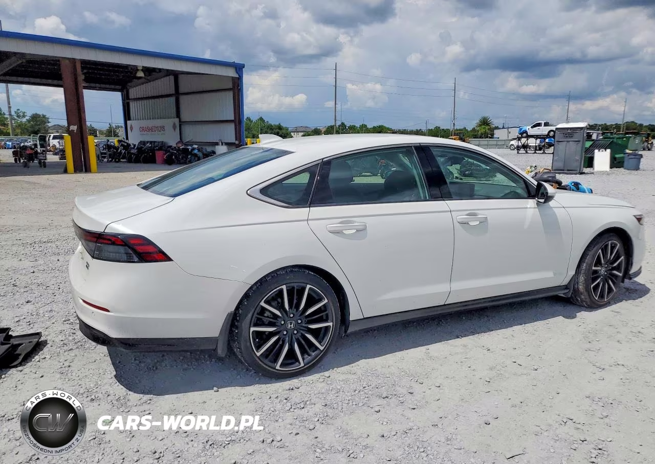 2024 Honda Accord Touring Hybrid VIN:1HGCY2F80RA038402 - 3
