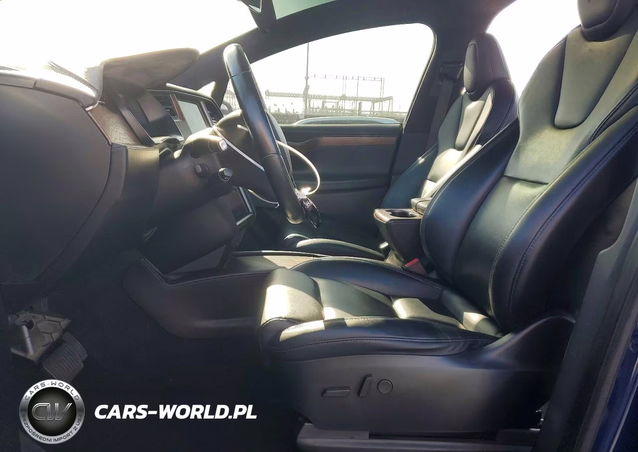 2020 Tesla Model X VIN:5YJXCAE29LF286331 - 7