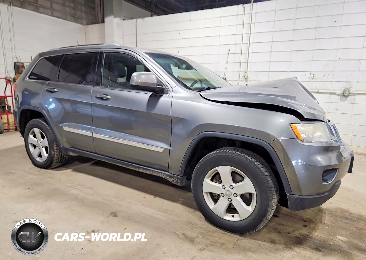 2013 Jeep Grand Cherokee Laredo VIN:1C4RJFAGXDC553035 - 4