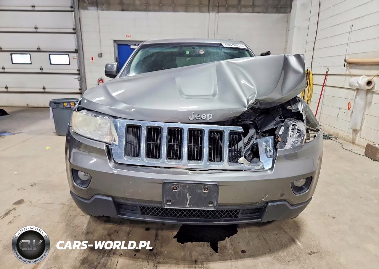 2013 Jeep Grand Cherokee Laredo VIN:1C4RJFAGXDC553035 - 5