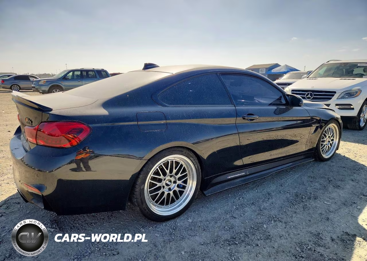 2018 BMW M4 VIN:WBS4Y9C56JAC88121 - 3