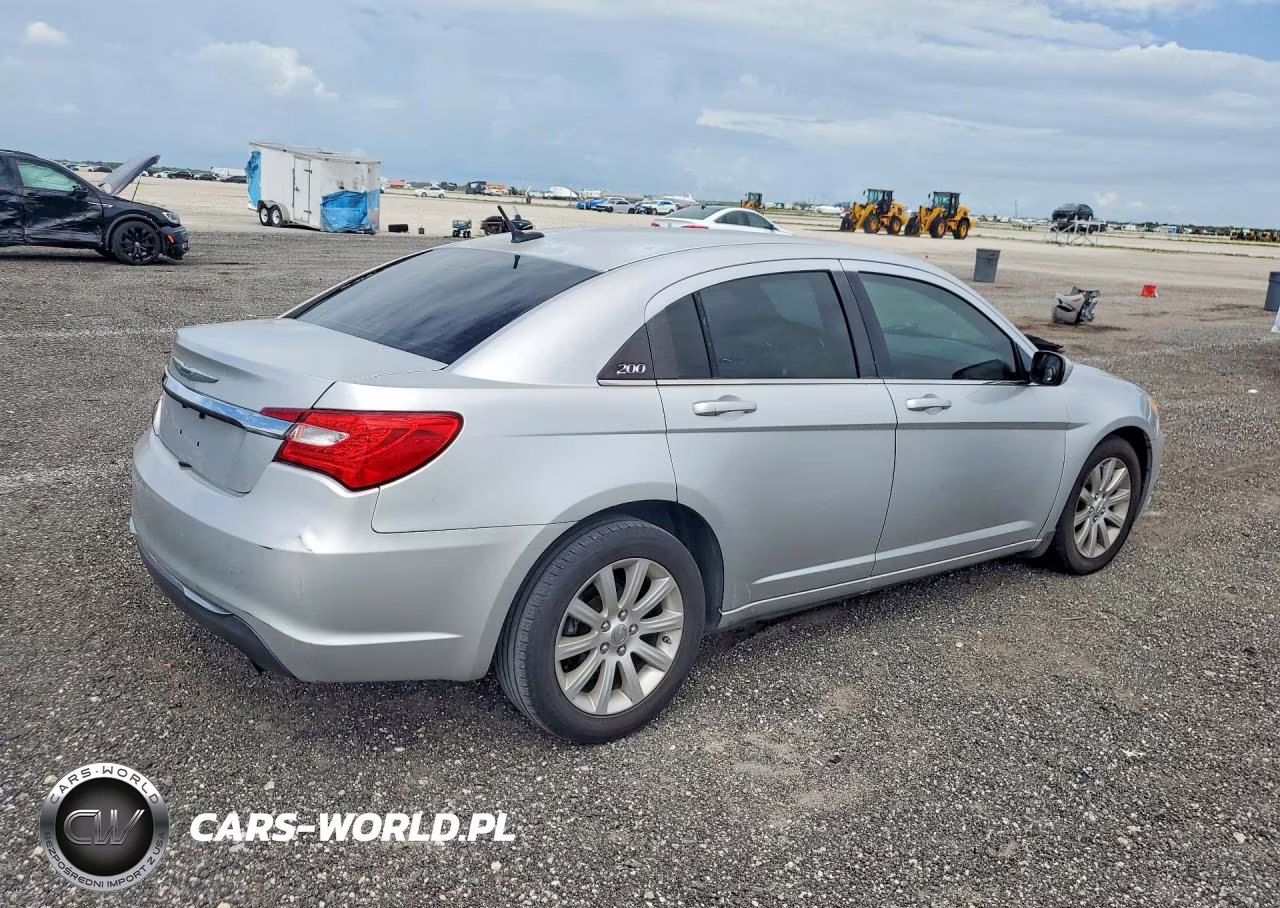 2012 Chrysler 200 Touring VIN:1C3CCBBB8CN299537 - 3