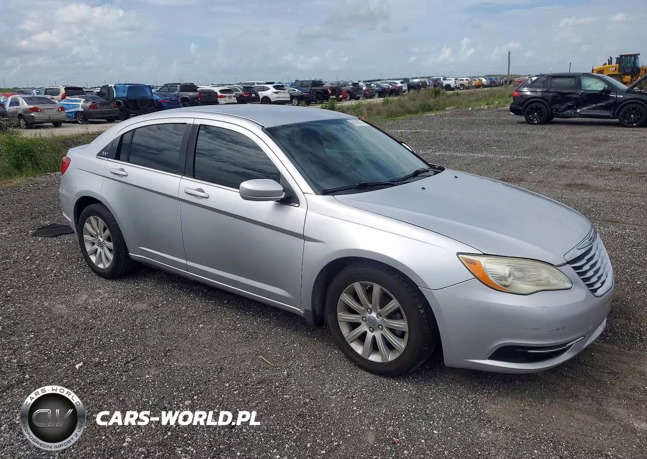 2012 Chrysler 200 Touring VIN:1C3CCBBB8CN299537 - 4