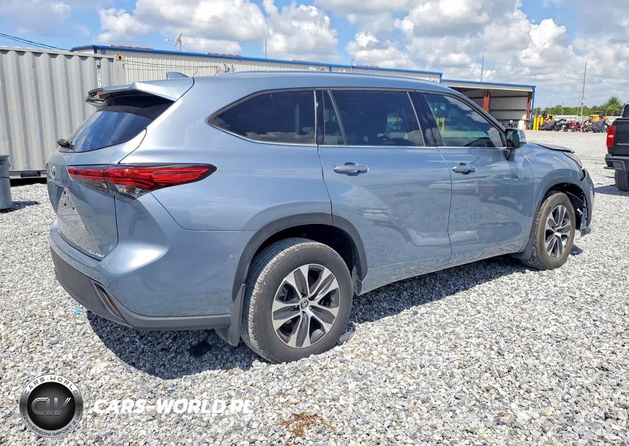 2021 Toyota Highlander Xle VIN:5TDHZRBH7MS125032 - 3