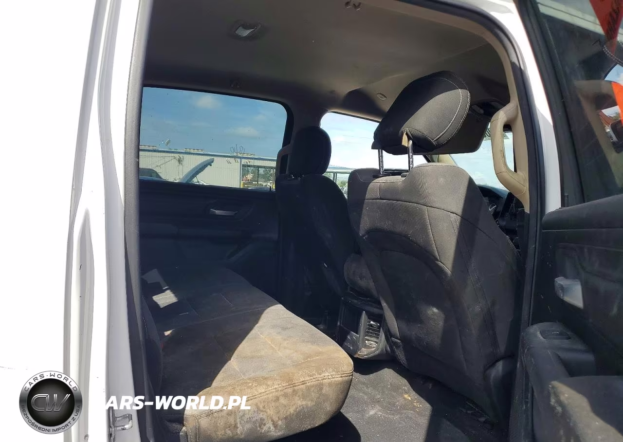 2019 Ram 1500 Tradesman VIN:1C6RREGT4KN522797 - 10