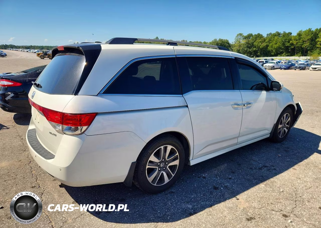 2014 Honda Odyssey Touring VIN:5FNRL5H94EB058278 - 3
