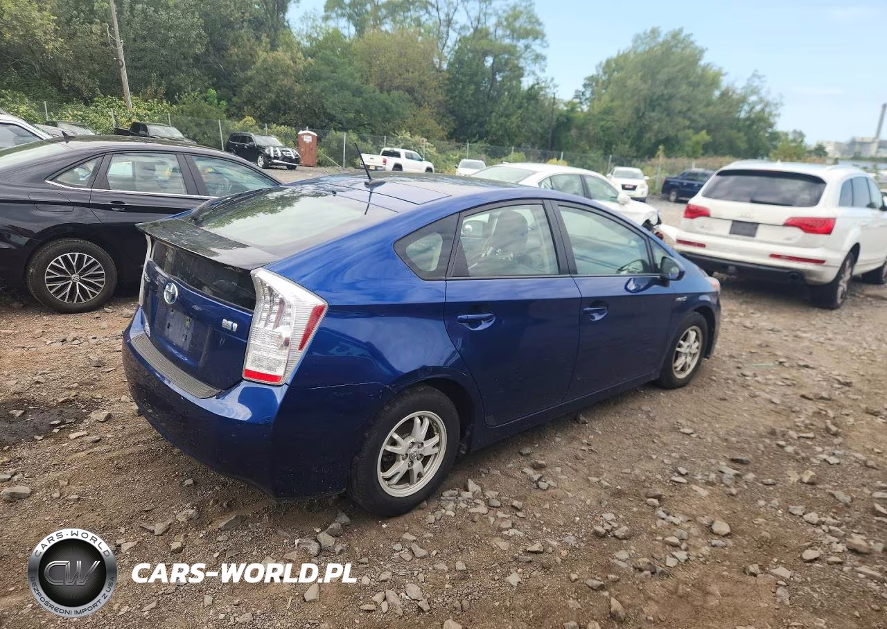 2011 Toyota Prius Four VIN:JTDKN3DU7B0287087 - 3