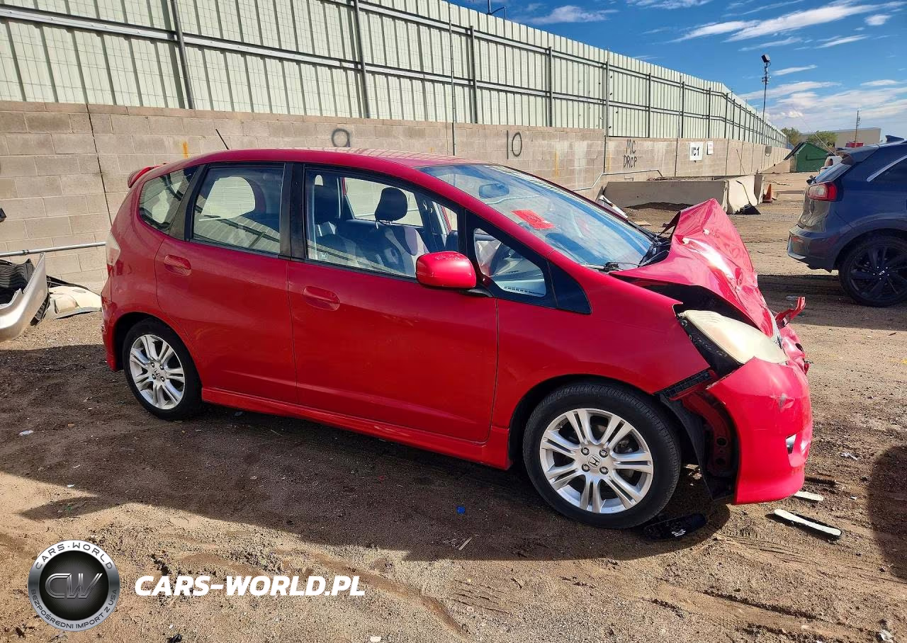 2010 Honda Fit Sport VIN:JHMGE8H49AC006710 - 4