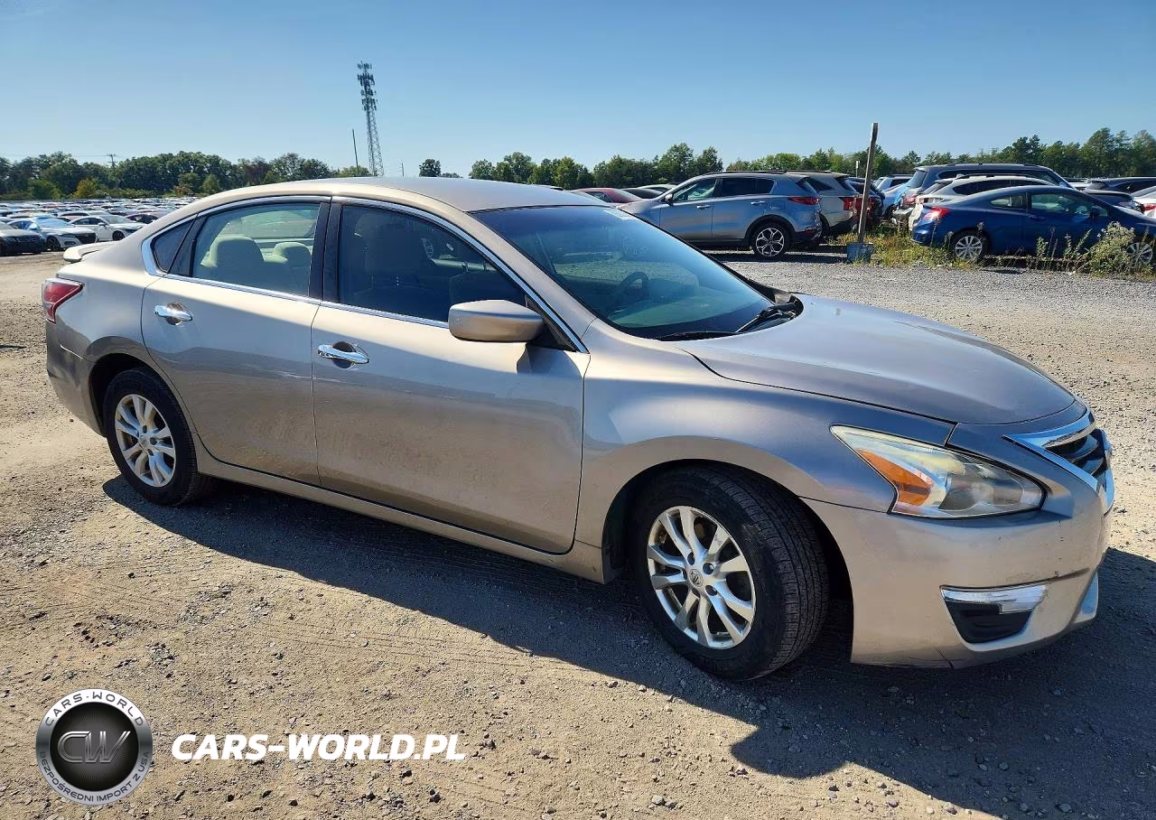 2014 Nissan Altima 2.5 S VIN:1N4AL3AP4EC143344 - 4