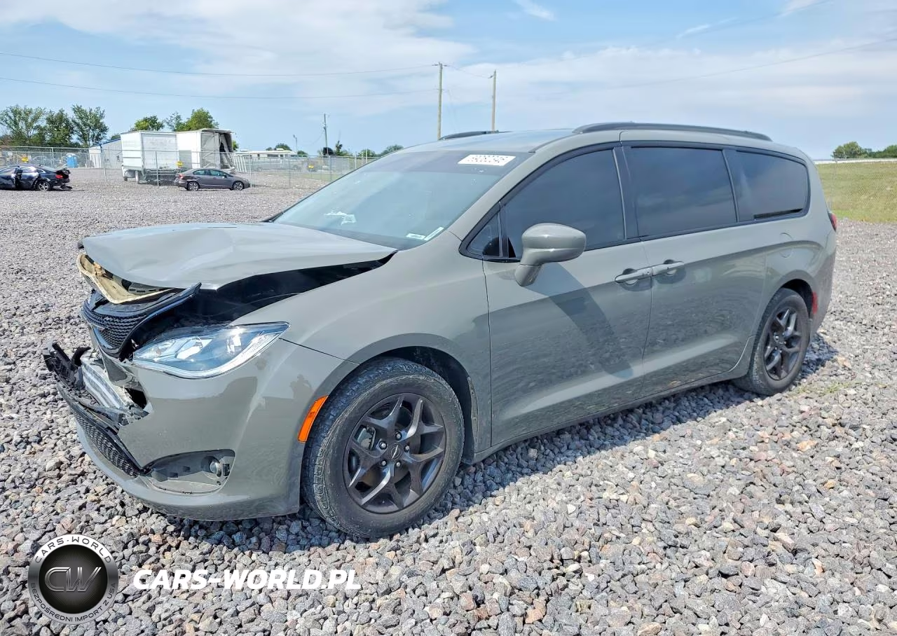 2020 Chrysler Pacifica Touring L Plus VIN:2C4RC1EG2LR233107 - 1
