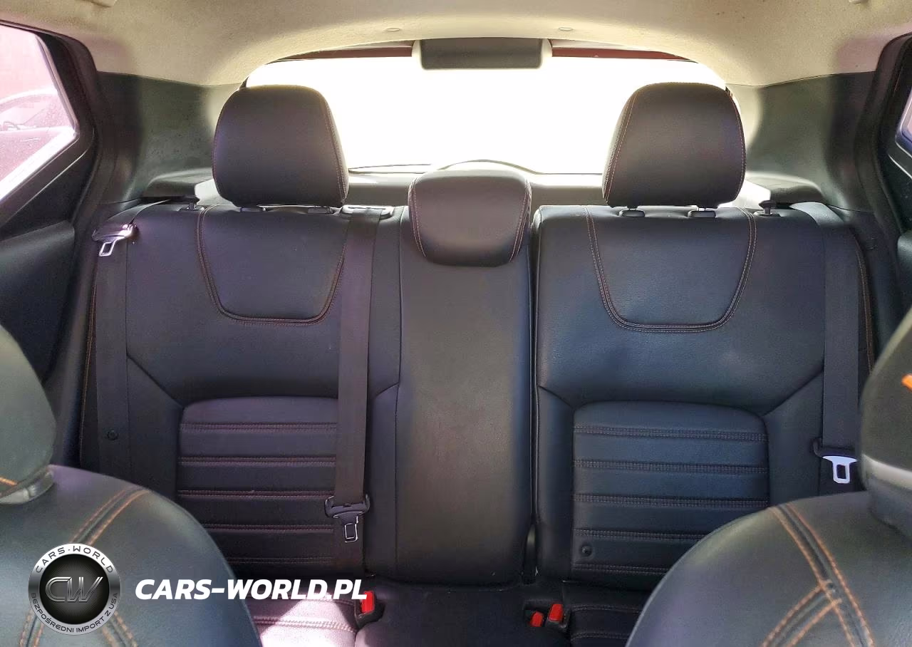 2019 Nissan Kicks Sr VIN:3N1CP5CU4KL513720 - 10