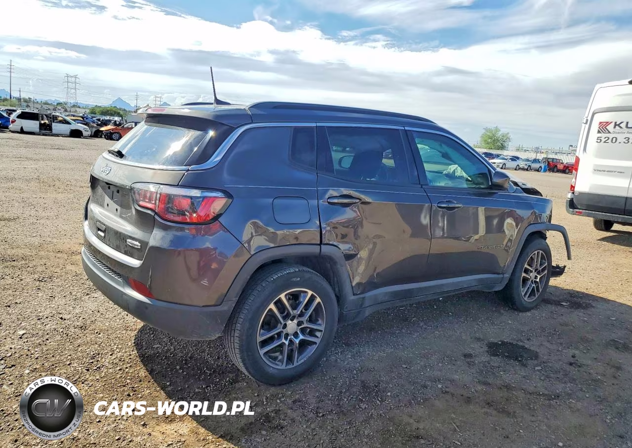 2017 Jeep Compass Latitude VIN:3C4NJCBB7HT632589 - 3