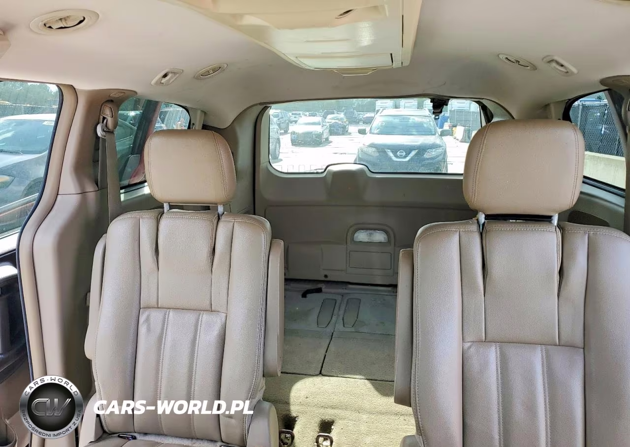 2014 Chrysler Town & Country Touring VIN:2C4RC1BG4ER292585 - 10