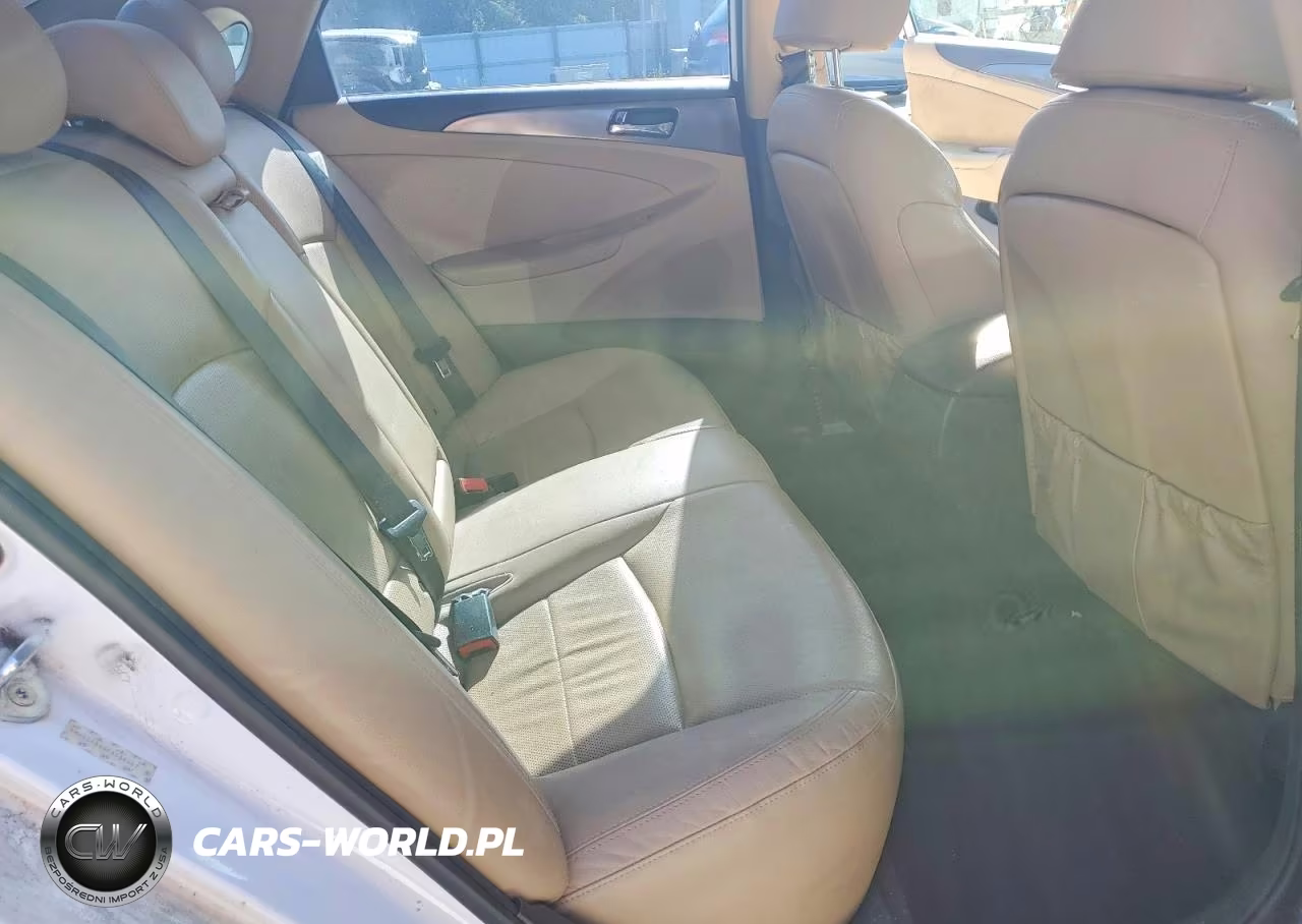 2015 Hyundai Sonata Hybrid Limited VIN:KMHEC4A45FA136547 - 10