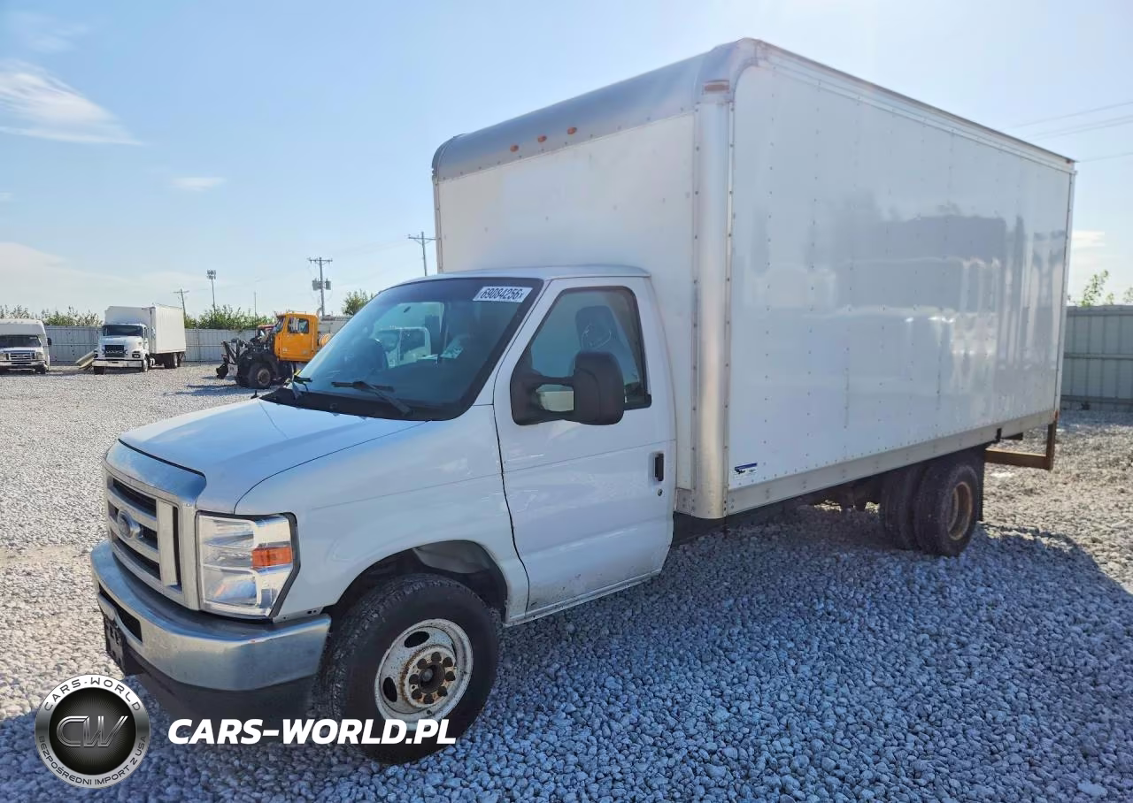 2022 Ford Econoline E450 Super Duty Cutaway Van