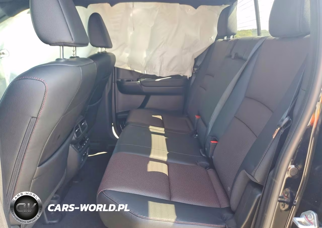 2025 Honda Ridgeline Black Edition VIN:5FPYK3F82SB050745 - 10