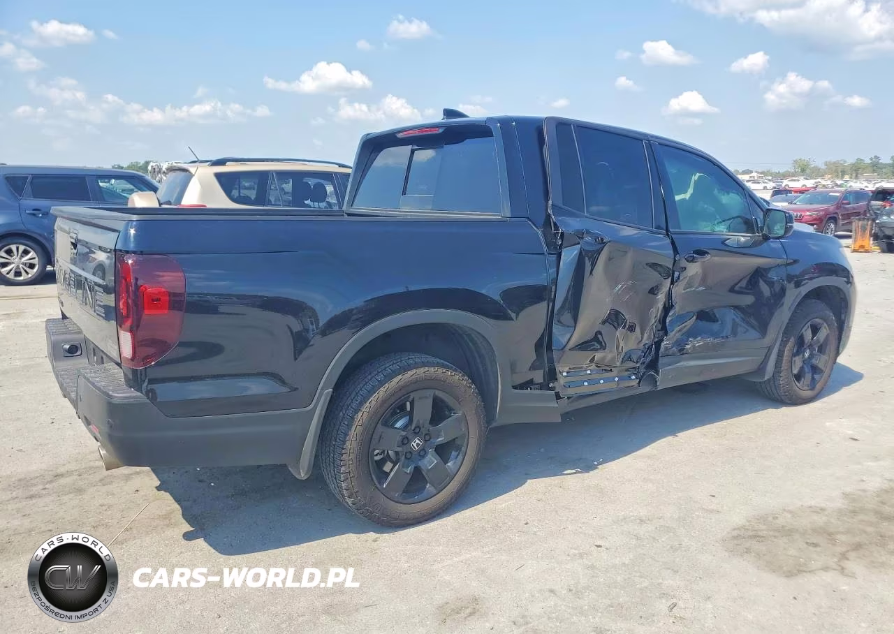2025 Honda Ridgeline Black Edition VIN:5FPYK3F82SB050745 - 3