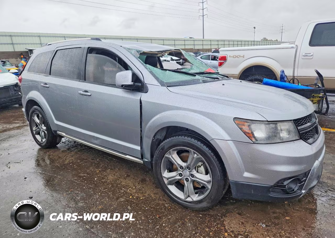 2017 Dodge Journey Crossroad VIN:3C4PDCGG1HT644130 - 4