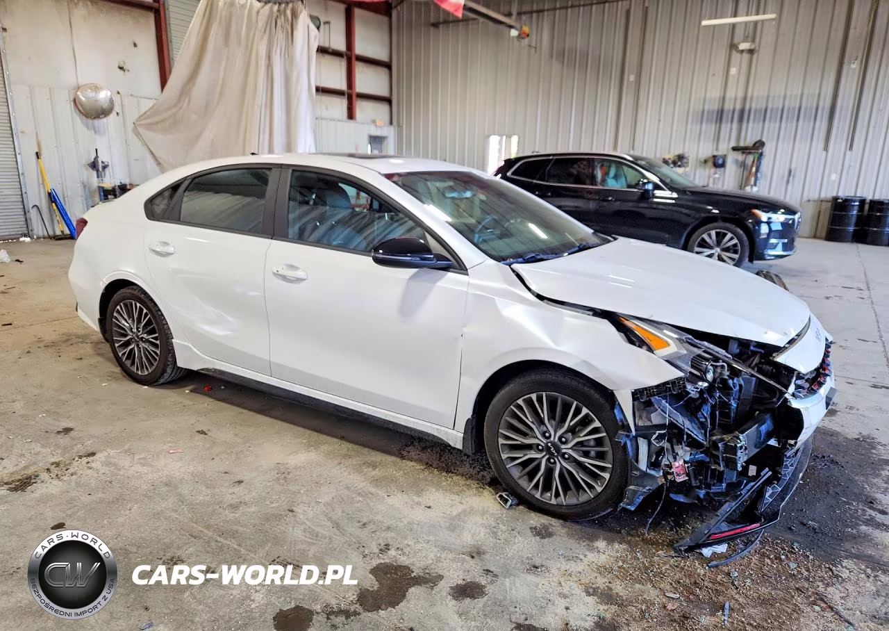 2023 Kia Forte Gt Line VIN:3KPF54AD8PE668795 - 4